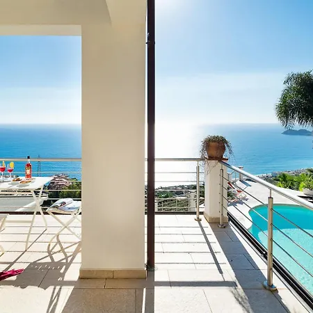 Belvilla By Oyo With Panoramic Sea View Pool Letojanni