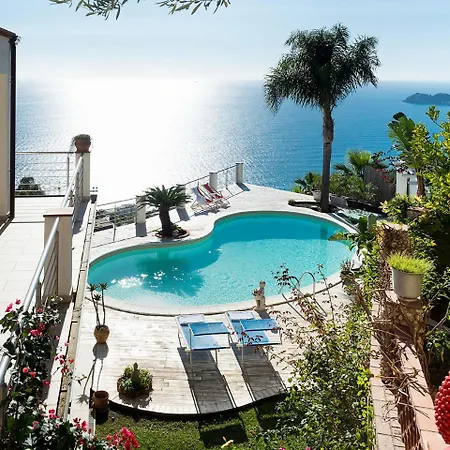 Belvilla By Oyo With Panoramic Sea View Pool Letojanni