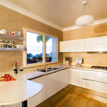 Belvilla By Oyo With Panoramic Sea View Pool * Letojanni