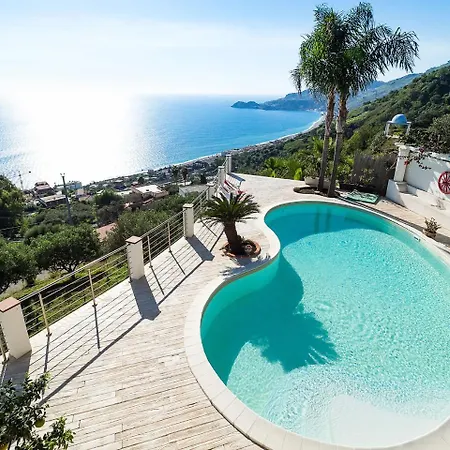 Belvilla By Oyo With Panoramic Sea View Pool * Letojanni